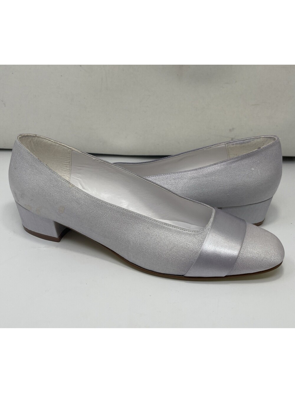 Vintage Michaelangelo Women's 10M Light Gray Satin Low Block Heel Pumps Shoes